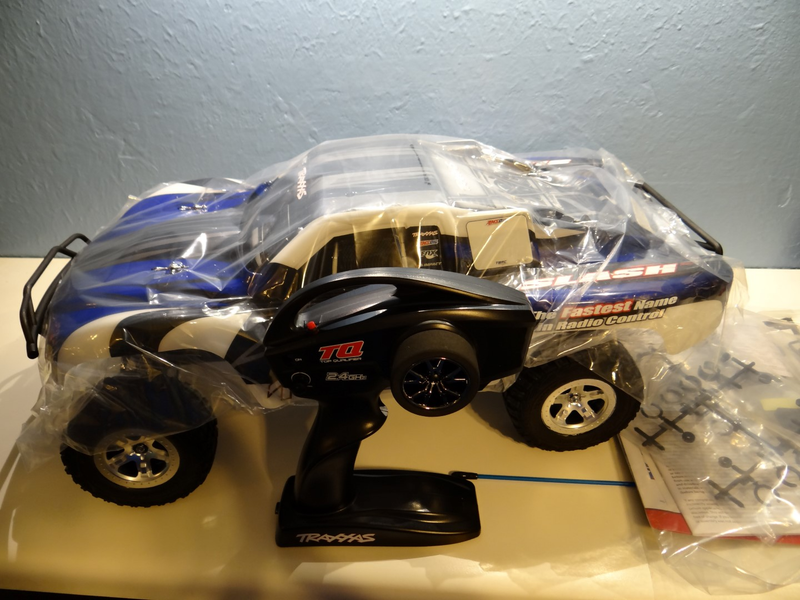 Illustration for article titled Traxxas Slash 2WD Review & Show :D